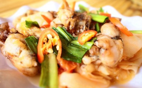 Nấu lẩu ếch măng chua cho những ngày Sài Gòn dịu nắng