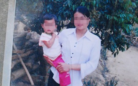 “Thèm” vợ giữa đường, chồng suýt bị đánh chết