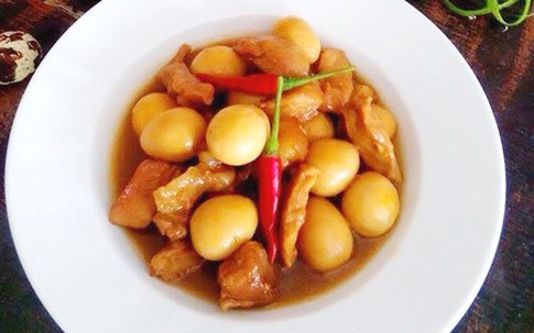 Thịt heo kho trứng cút ăn hoài không chán