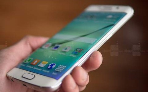 Samsung Galaxy S6 Edge bị tố lỗi bất thường