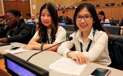 Giây phút gặp Tổng thư ký Ban ki Moon của cô gái Việt