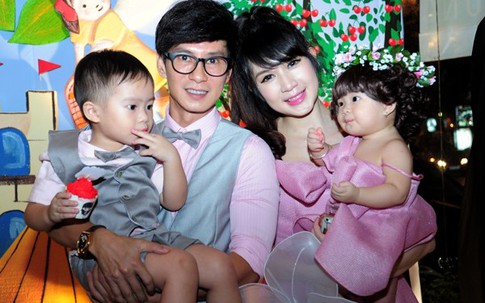 Thời trang ton-sur-ton của gia đình Lý Hải - Minh Hà