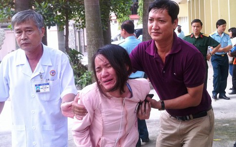 Người thân 4 quân nhân hy sinh đau đớn tại nhà tang lễ