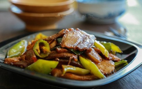 Xuýt xoa với món thịt xào cay đậm đà lạ miệng