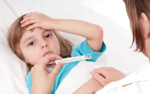 Nắng nóng trở lại, bệnh viêm màng não tăng đột biến