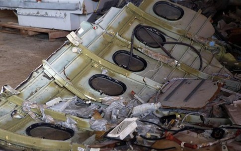 Vụ QZ8501: Vớt thêm 6 thi thể ngập dưới bùn