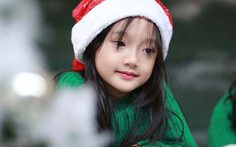 Bé gái Hà Nội xinh xắn được ví là “tiểu” Châu Tấn