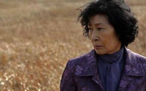 Con dâu khổ vì mẹ chồng… kém sắc