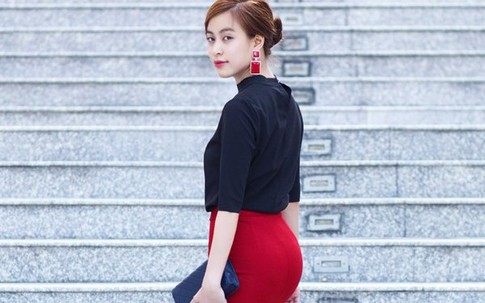 Hoàng Thùy Linh khoe 'vòng 3' nóng bỏng trên phố