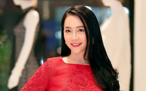 Linh Nga rực rỡ như đóa hồng sau sóng gió hôn nhân