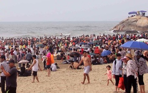 Nơi nơi quá tải, du khách vật vờ