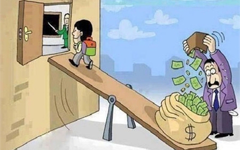 Những mẩu chuyện buồn về đồng tiền trong môi trường giáo dục