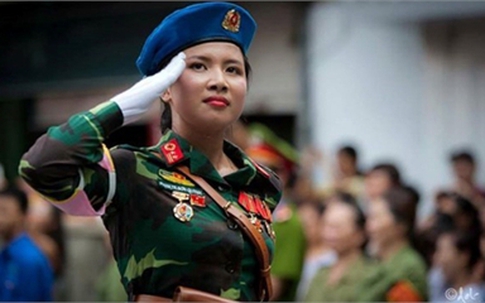 Lý giải quân hàm của nữ sĩ quan quân y xinh đẹp
