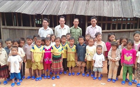 Bữa cơm ăn cùng ớt của học trò và nước mắt cô giáo