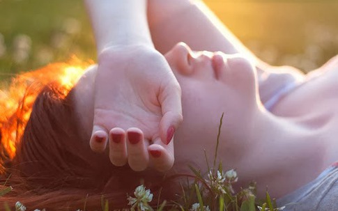 Tôi bị ám ảnh quá khứ của vợ và người cũ