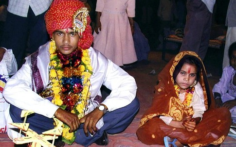 Tâm thư xót lòng của bé gái phải lấy chồng ở tuổi 13