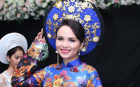 Diễm Hương gợi cảm, lộng lẫy trong sự kiện