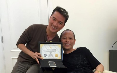 Mr. Đàm được tặng iPhone 6 dát vàng, đính kim cương