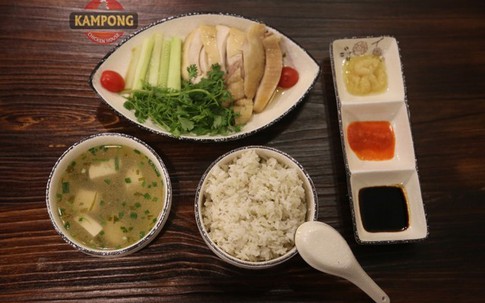 Đi ăn cơm gà Hải Nam ngon, lạ phố Lò Đúc