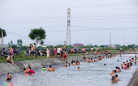 Bãi tắm dài hàng chục km ở ngoại thành Hà Nội