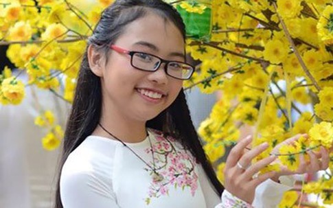Phương Mỹ Chi: 'Người ta nói ba mẹ bán tuổi thơ của con'
