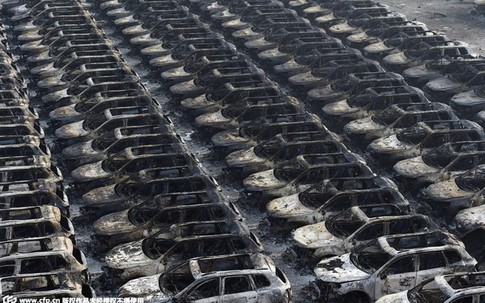 Hàng ngàn xe ô tô mới tinh bị thiêu rụi trong vụ cháy nổ kinh hoàng