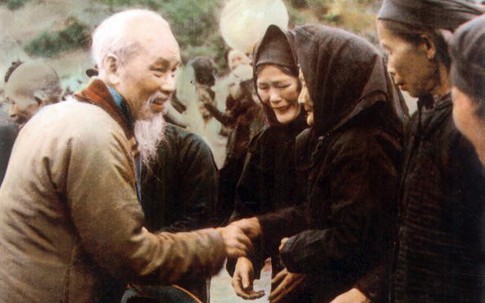 Chủ tịch Hồ Chí Minh qua ảnh quốc tế