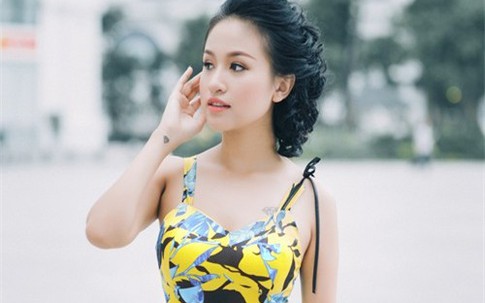 Sao Việt sexy với mốt hai dây mùa mới