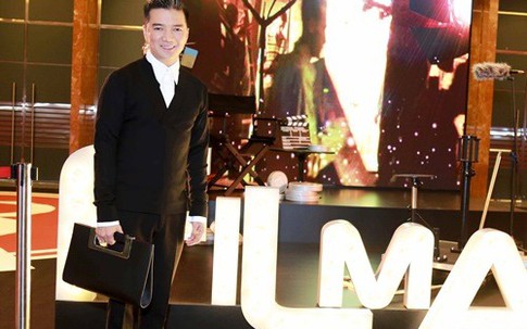 Mr Đàm diện cả cây đồ hiệu đi event tại Hong Kong
