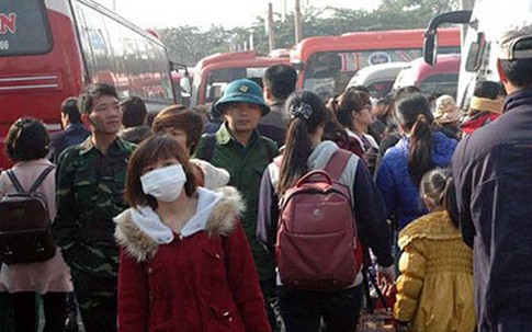 Sáng 1/1/2015, biển người rời Thủ đô về quê
