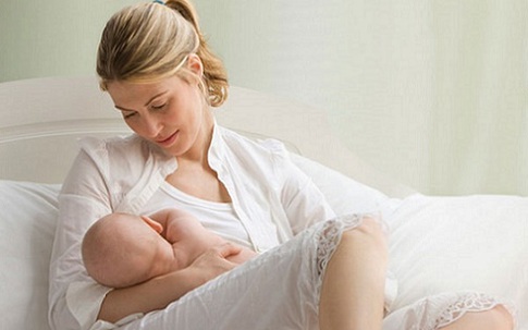 Mẹ viêm gan B có nên cho con bú?