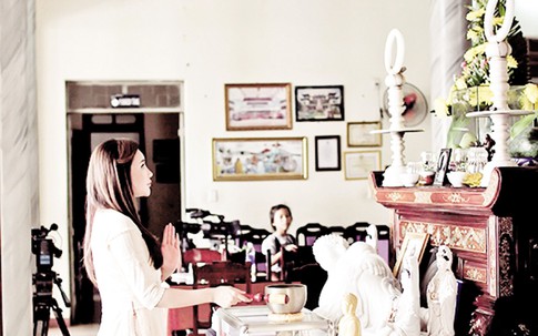 Hồ Quỳnh Hương lần đầu bật mí về bạn trai luôn làm cô tự ái