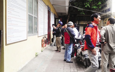 Cấp đổi giấy phép lái xe "siêu tốc" qua mạng thế nào?