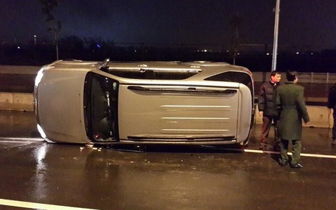 Tai nạn trong đêm mưa gió tại cầu Nhật Tân do "lỗi" thiết kế, thi công?