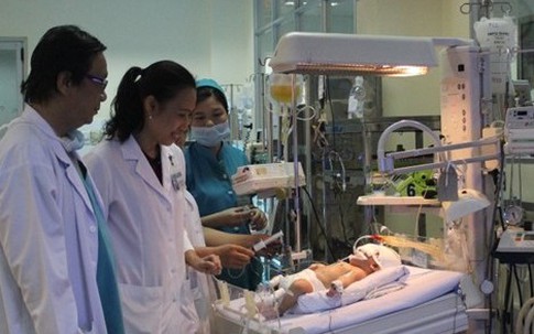 Bé 11 ngày tuổi bị đâm xuyên sọ sắp xuất viện