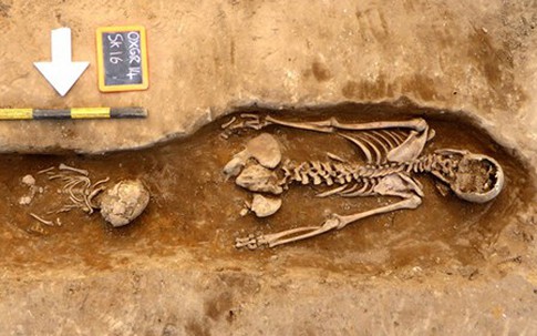 Hãi hùng phát hiện 92 bộ xương thời Trung cổ ở nhà thờ