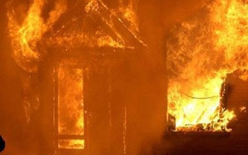 Cha đốt nhà khiến 4 con chết thương tâm