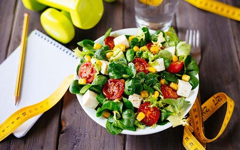 Cách giữ gìn sức khỏe khi bạn đang ăn uống giải độc cơ thể