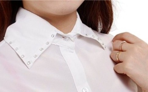 "Mẹ nhất định bảo cả nhà cài khuy áo cổ"