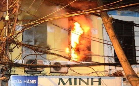Cháy lớn ở trung tâm Sài Gòn, bé 2 tuổi tử vong