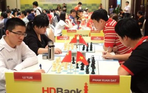 Lê Quang Liêm đăng quang giải Cờ vua quốc tế HDBank 2015