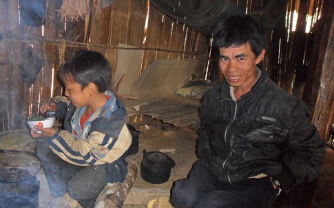 Lặng lẽ những phận nghèo  trên đỉnh Pú Xi
