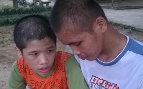 Buốt lòng bà mẹ trẻ có hai con tự kỷ