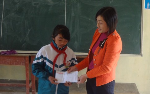 Vòng tay nhân ái (MS 69): Gặp lại cô bé bị bệnh lạ giữa mùa hoa tam giác mạch