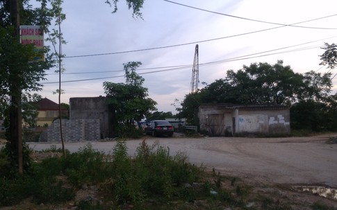 Kỳ lạ 42 tháng làm không xong cây cầu 39m