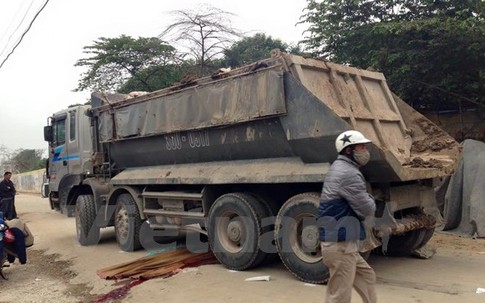 Cô gái chết thảm sau khi bị kéo lê cả chục mét
