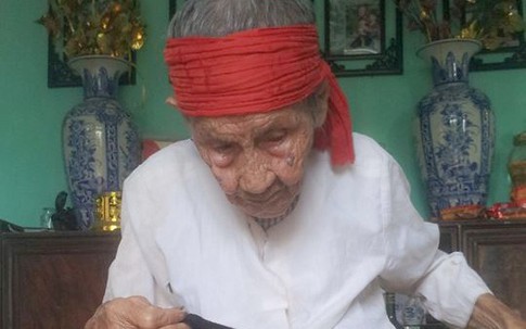 Cụ bà 109 tuổi vẫn xâu kim, thuộc lòng hàng trăm câu tục ngữ