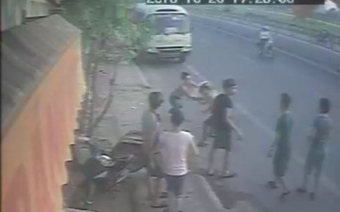 Bắt nhóm nghi phạm hành hung chủ tiệm bánh mỳ
