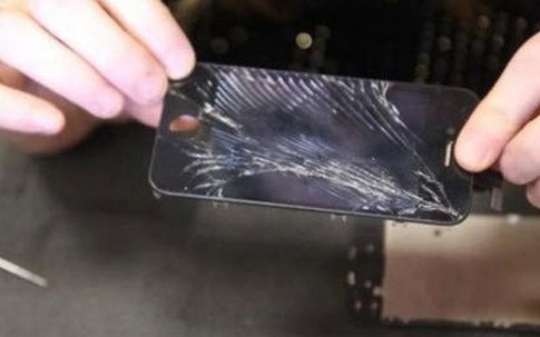 Nên làm gì sau khi đánh vỡ điện thoại?