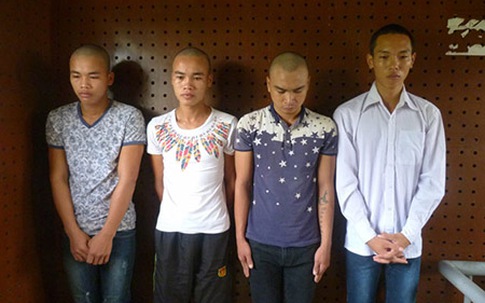 Thấy người yêu bị hiếp dâm, không cứu còn đòi “quan hệ”